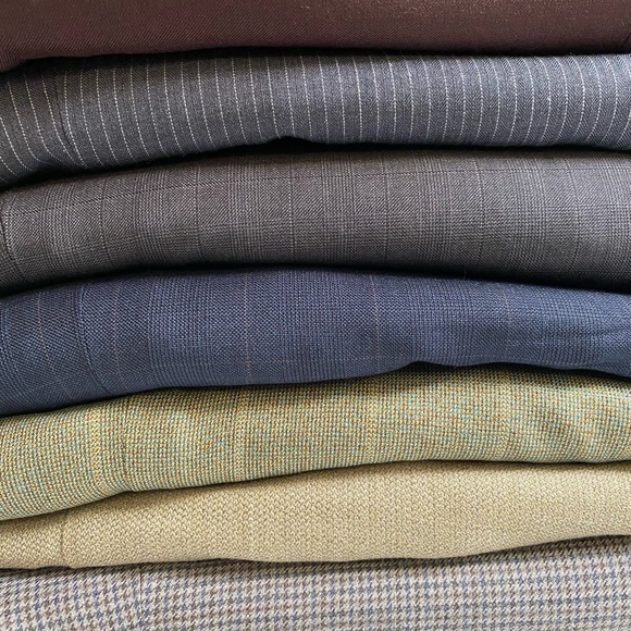 Tommy Hilfiger - Suit - 44R - Picture 9 of 9